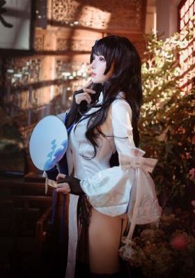 按摩的女大学生